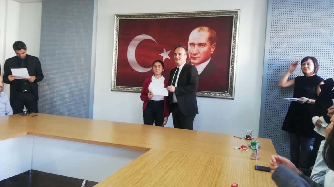 10 Kasım ve Atatürk Konulu Resim Yarışması Birincimiz Ödülünü Aldı 